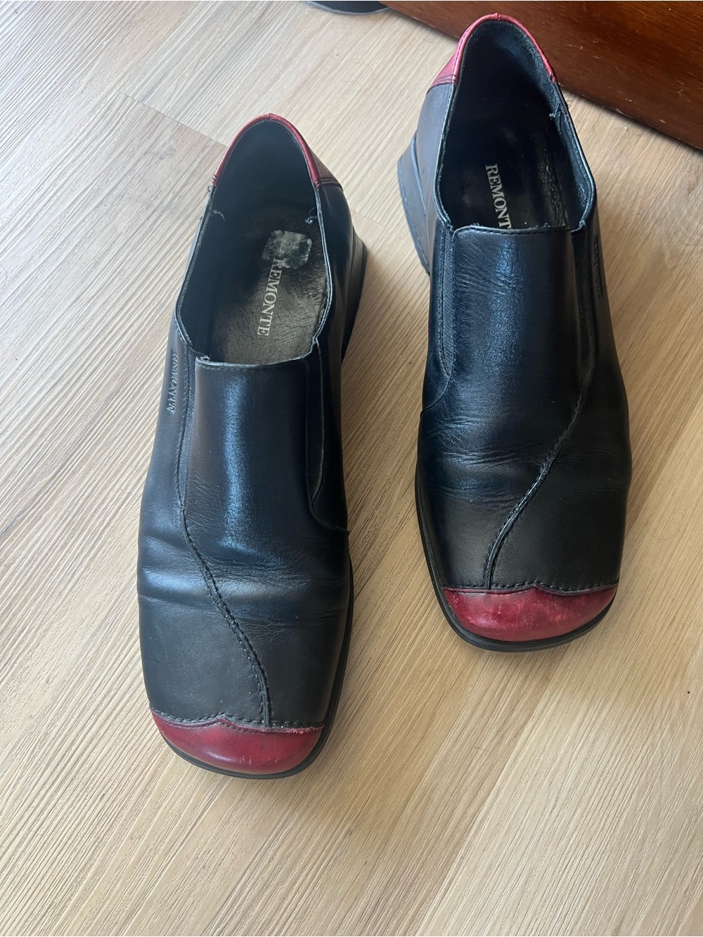Remonte Leather Slip-On Shoe • 40 EU